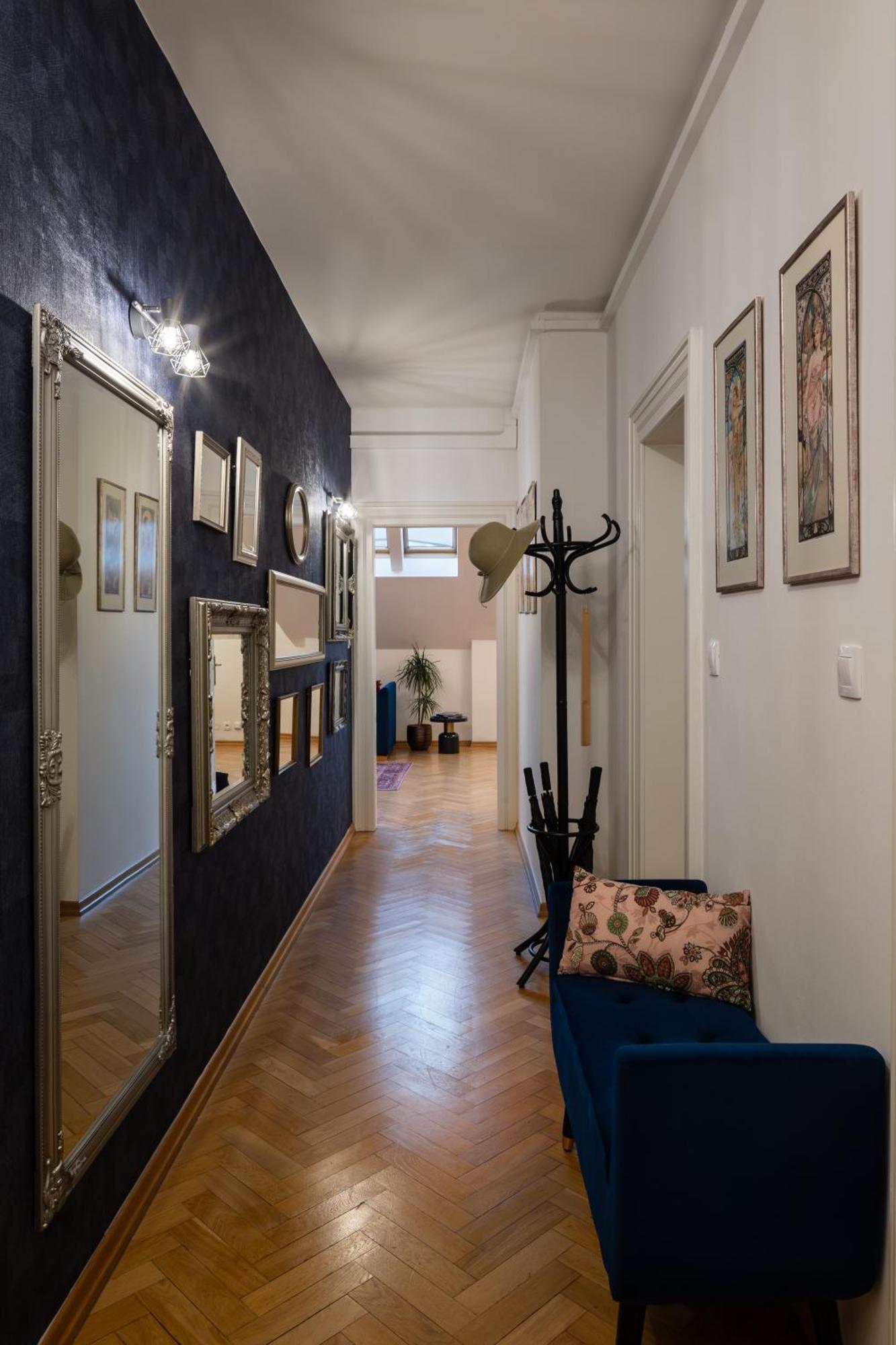 Decadent Art Deco Balcony Apartment In Old Town Прага Экстерьер фото